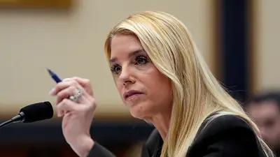 Trump ha barajado la posibilidad de destituir a la fiscal general Bondi: medios Trump ha barajado la posibilidad de destituir a la fiscal general Bondi: medios