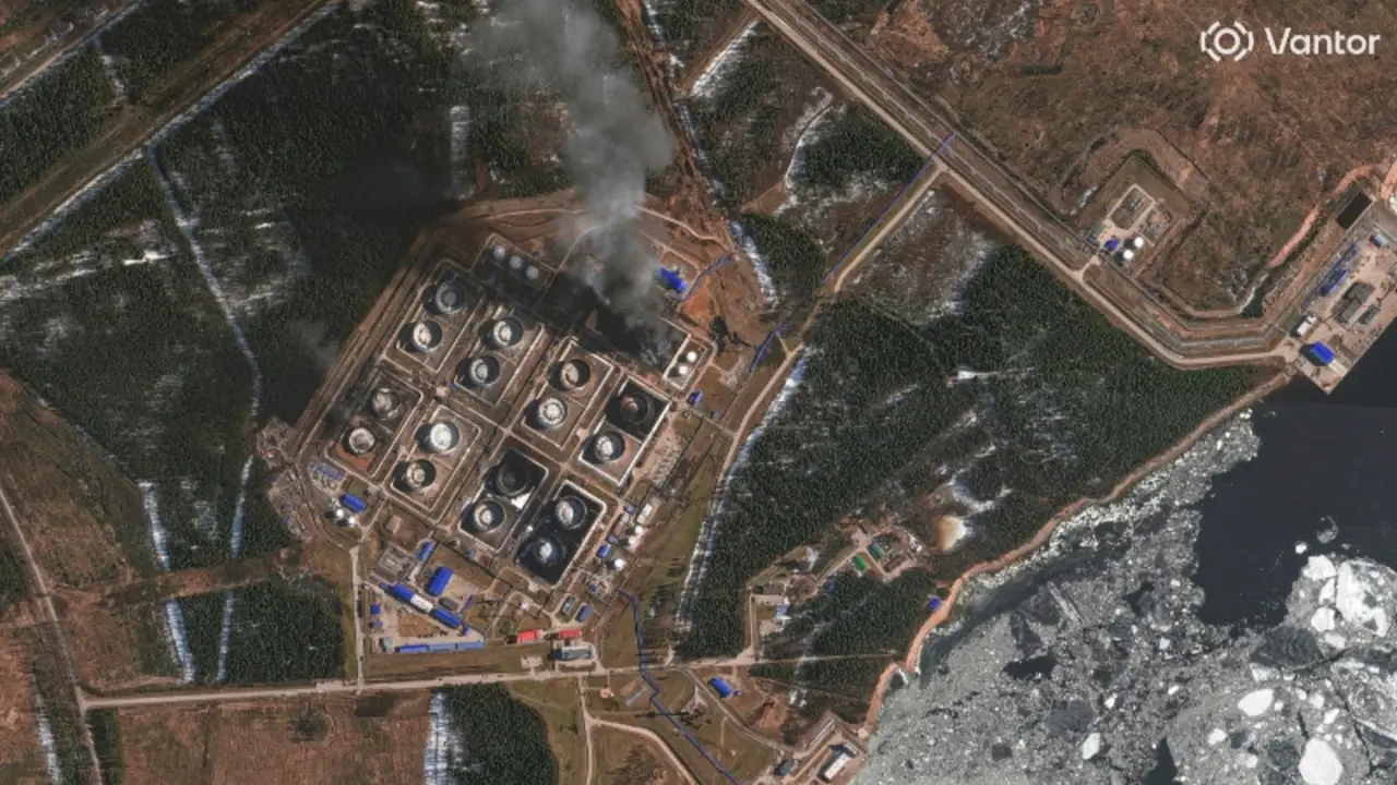 Terminal rusa de Primorsk pierde 40% de almacenamiento por ataques con drones: imágenes por satélite