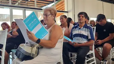 Acceso a la vivienda: la Provincia de Buenos Aires entregó escrituras a familias del Municipio de Luján Acceso a la vivienda: la Provincia de Buenos Aires entregó escrituras a familias del Municipio de Luján