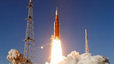 La cápsula Orión de la Artemis II enciende sus propulsores e impulsa a la tripulación hacia la Luna La cápsula Orión de la Artemis II enciende sus propulsores e impulsa a la tripulación hacia la Luna