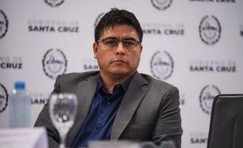 Denuncian que el pescado "barato" de Claudio Vidal proviene de empresas en conflicto | Escándalo en santa cruz