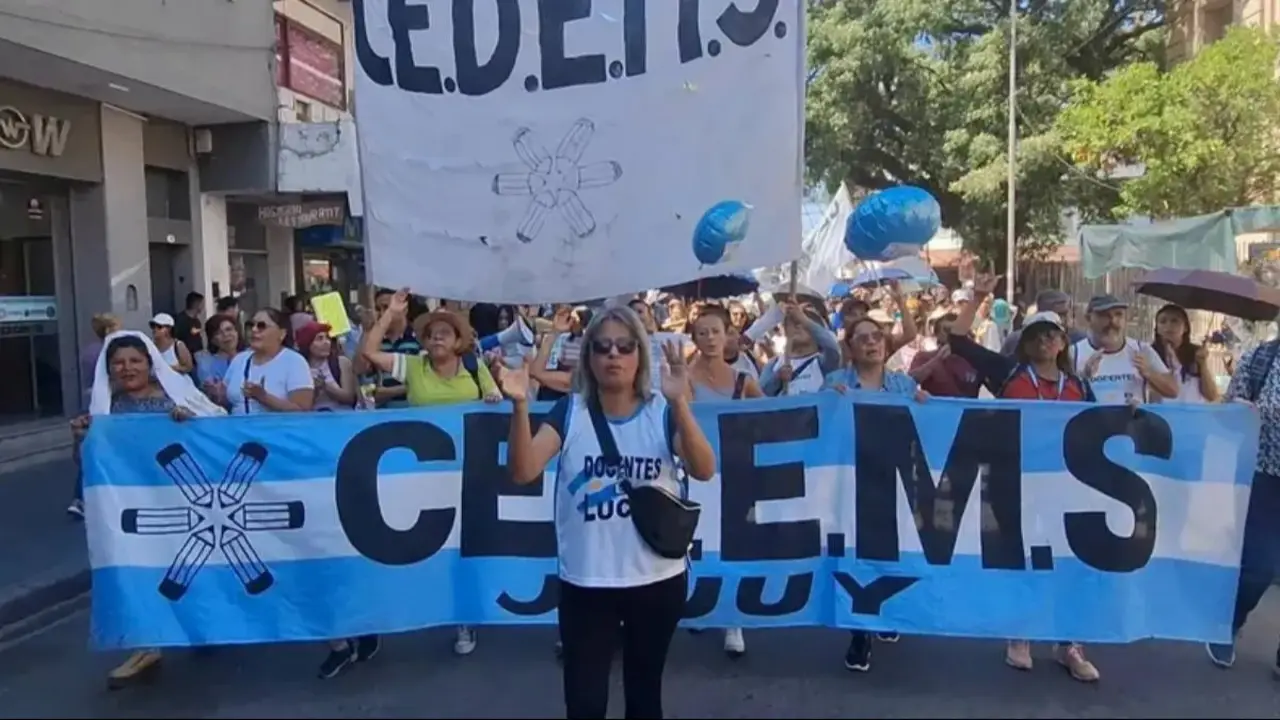 Ajuste en educación: docentes jujeños denuncian descuentos "desmesurados y violentos" de Sadir