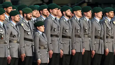 Alemania busca aclarar las nuevas normas sobre la salida del país de hombres en edad de alistamiento Alemania busca aclarar las nuevas normas sobre la salida del país de hombres en edad de alistamiento