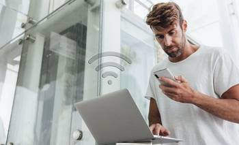 Por qué el celular gasta datos aunque esté conectado al WiFi | Celulares