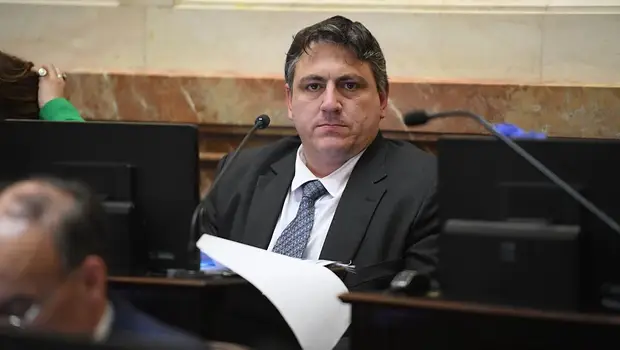 La crisis golpea a Paoltroni: el libertario suspendió sus empresas por embargos de ARCA | La libertad avanza