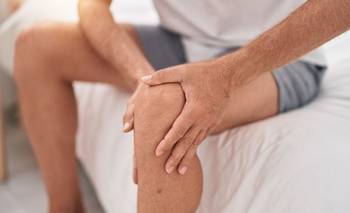 Cómo aliviar la artrosis en la rodilla durante los días de lluvia | Salud