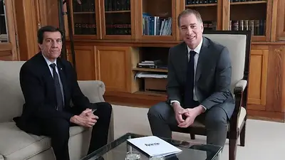 Santilli se reunió con Sadir para negociar el apoyo a la cuestionada Ley de Glaciares y otros proyectos clave Santilli se reunió con Sadir para negociar el apoyo a la cuestionada Ley de Glaciares y otros proyectos clave