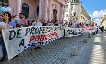 Marchas en todo Corrientes: docentes se movilizan contra las políticas de hambre de Valdés | Reclamos salariales