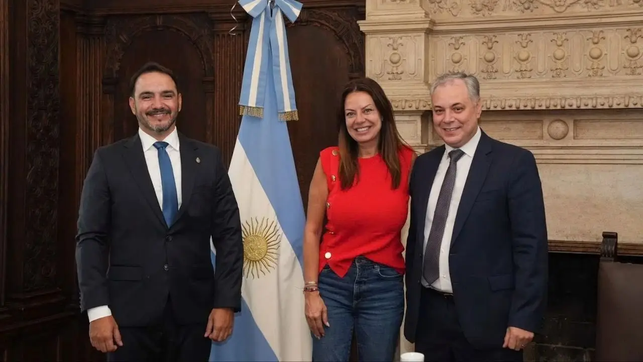 Corrientes: por la crisis de las arcas provinciales, Valdés negoció con Milei el envío de $40 mil millones