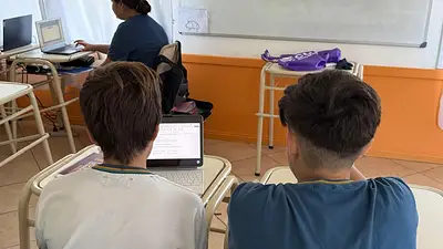 Estudiantes participan de los cursos de inglés del CUI para primaria y secundaria Estudiantes participan de los cursos de inglés del CUI para primaria y secundaria