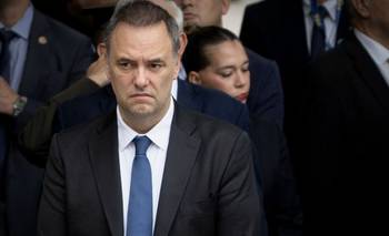 Pese al escándalo, Adorni tuvo más de 100% de aumento de sueldo desde diciembre | ¿crisis de ingresos?