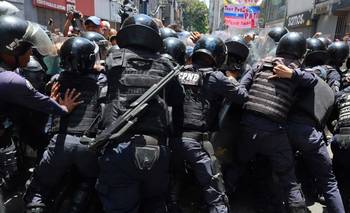 Gremios se manifestaron en Caracas para pedir mejoras salariales y fueron reprimidos | Venezuela