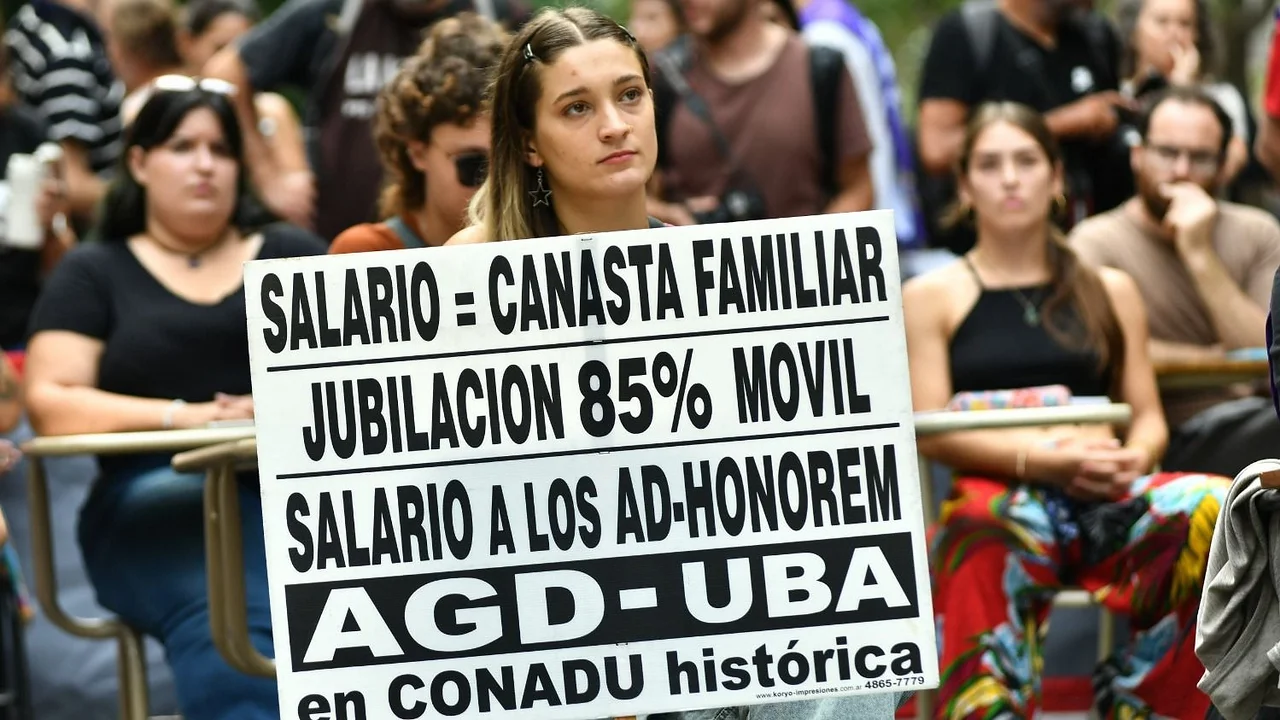 Tras el ajuste de Milei, universidades argentinas se desploman en el ranking mundial