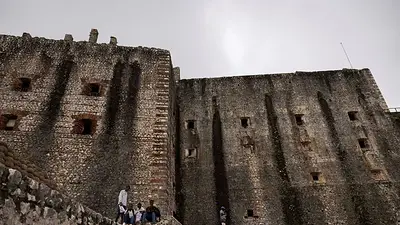 Mueren al menos 30 personas en estampida en histórica ciudadela de Laferriére, en Haití Mueren al menos 30 personas en estampida en histórica ciudadela de Laferriére, en Haití