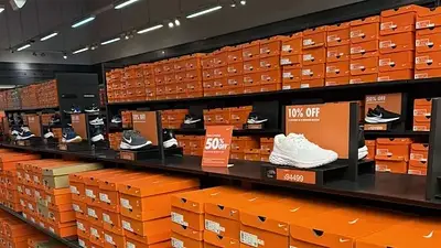 Nike. Nike.