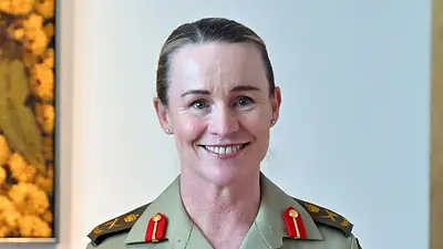 Australia nombra por primera vez a una mujer al frente de su ejército Australia nombra por primera vez a una mujer al frente de su ejército