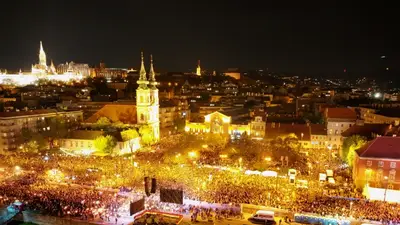 Los húngaros miran a un futuro diferente tras la aplastante victoria de Magyar, partidario de la UE Los húngaros miran a un futuro diferente tras la aplastante victoria de Magyar, partidario de la UE