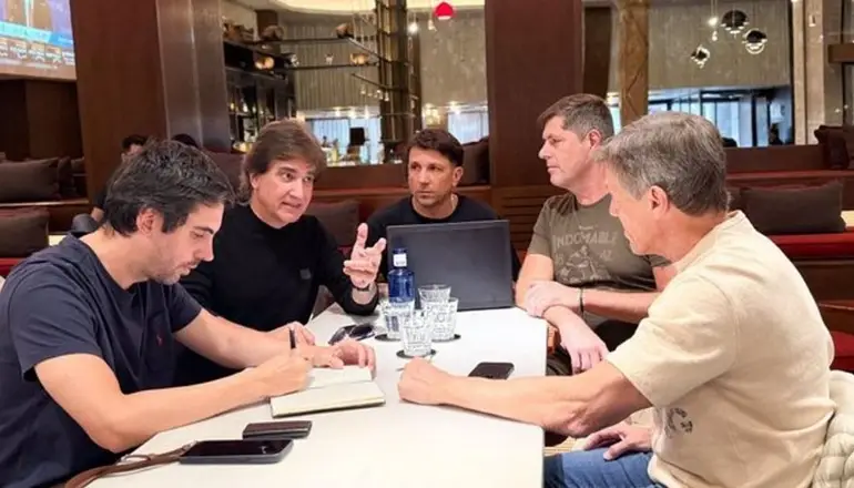 En Casa Rosada siguen los pasos de un Dante Gebel que arma agenda y proyecta llenar River en diciembre