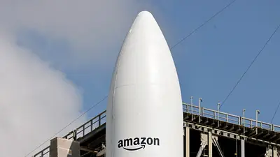 Amazon comprará la empresa de satélites Globalstar para plantar cara a Starlink, de Elon Musk Amazon comprará la empresa de satélites Globalstar para plantar cara a Starlink, de Elon Musk