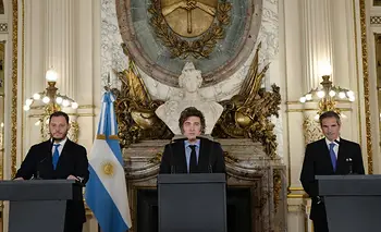 Con la sangría en el sector nuclear, Milei complica la candidatura de Grossi en la ONU | Energía atómica