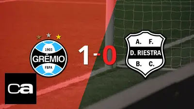 Dep. Riestra perdió 1-0 ante Grêmio por un gol agónico Dep. Riestra perdió 1-0 ante Grêmio por un gol agónico