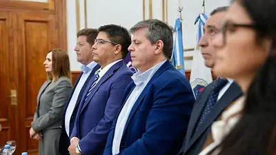 "Ajuste a la política": envían un proyecto para que Vidal y sus ministros se recorten el sueldo un 30% "Ajuste a la política": envían un proyecto para que Vidal y sus ministros se recorten el sueldo un 30%