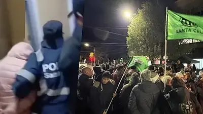 Desde el Frente Sindical denunciaron "criminalización de la protesta" y exigieron la liberación inmediata de los detenidos. (Foto: Santa Cruz Nuestro Lugar). Desde el Frente Sindical denunciaron "criminalización de la protesta" y exigieron la liberación inmediata de los detenidos. (Foto: Santa Cruz Nuestro Lugar).