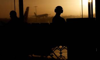 Europa, enfrentada a escasez de combustible para aviones, registra flujo récord desde EEUU y Nigeria | Aviación