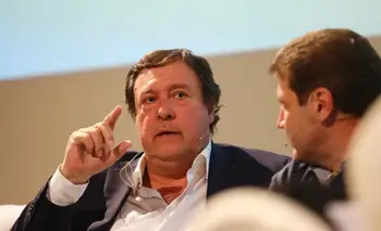 Weretilneck congelaría los salarios mientras acuerda con Milei el traspaso de rutas | Río negro