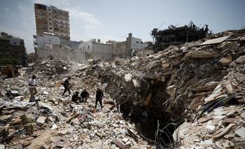 Irán dice estrecho Ormuz está abierto tras acuerdo Líbano; Trump espera pacto con Irán "pronto" | Crisis