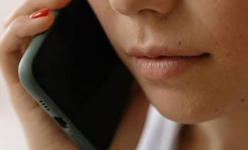 Samsung tiene una IA que atiende tus llamadas y filtra el spam | Inteligencia artificial