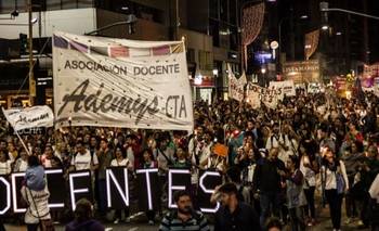Marcha de antorchas en CABA en defensa del financiamiento universitario | Educación