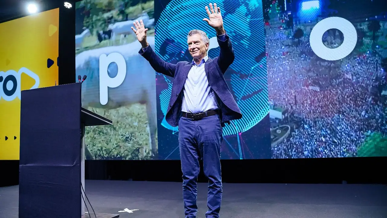 En medio del escándalo por Adorni, la advertencia de Macri que pone en alerta a Milei: "La lealtad es al cambio"