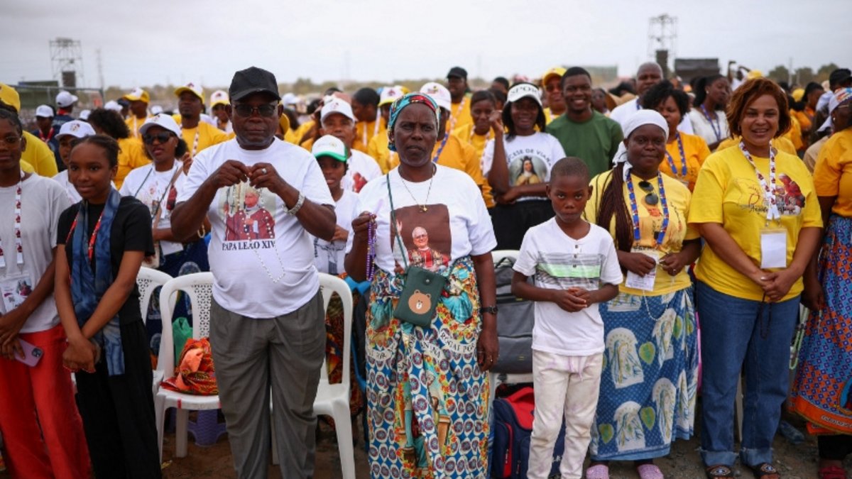 Angolan Insta El papa insta a Angola a superar las divisiones en una misa con 100.000 ...