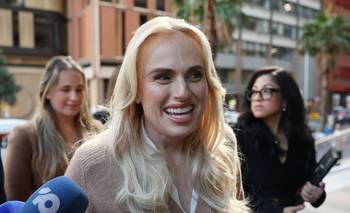 La actriz Rebel Wilson afronta juicio por publicaciones sobre acoso en "The Deb" | Australia