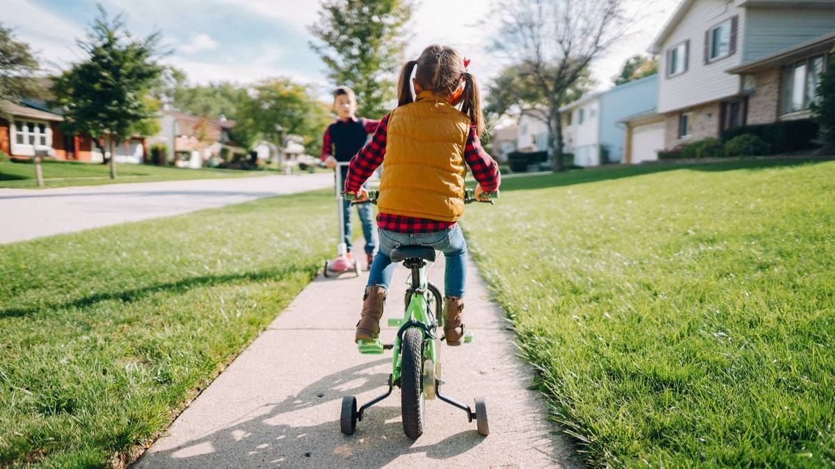 Vacaciones de invierno en casa: el peligro invisible en el hogar que los pediatras piden vigilar