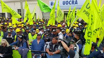 Conflicto en Santa Cruz: UOCRA denunció irregularidades laborales y trabajadores lanzaron medidas Conflicto en Santa Cruz: UOCRA denunció irregularidades laborales y trabajadores lanzaron medidas