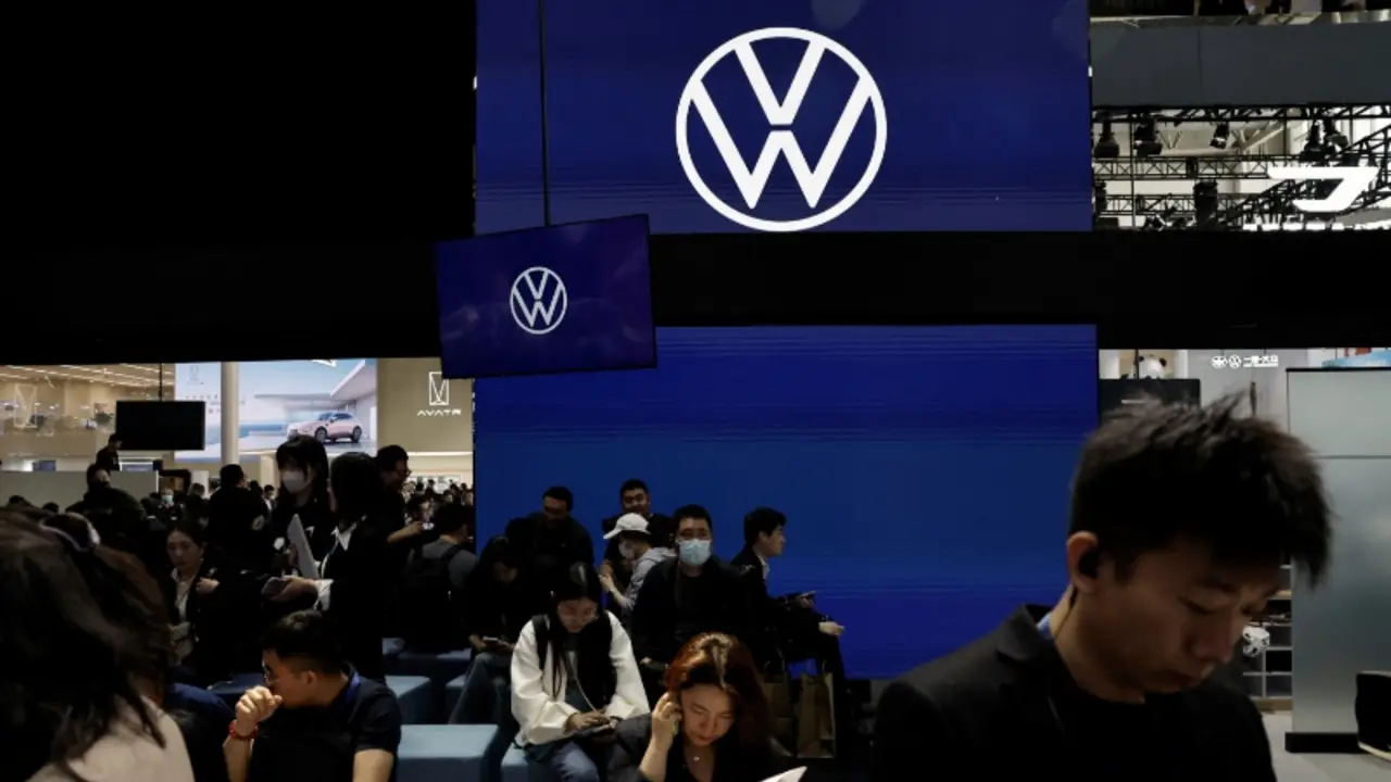 Volkswagen equipará sus autos en China con "agentes de IA", en intento de actualización tecnológica