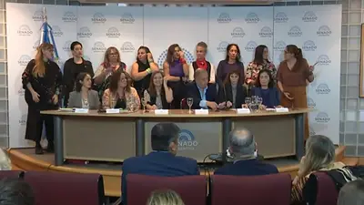 Organizaciones feministas alertaron que el proyecto de falsas denuncias de Milei representa "un riesgo" para mujeres pero también para niños y niñas Organizaciones feministas alertaron que el proyecto de falsas denuncias de Milei representa "un riesgo" para mujeres pero también para niños y niñas