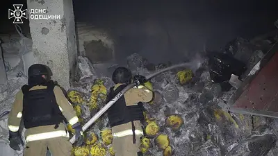 Drones rusos atacan el puerto de Odesa y matan a un trabajador ferroviario en el sur de Ucrania Drones rusos atacan el puerto de Odesa y matan a un trabajador ferroviario en el sur de Ucrania