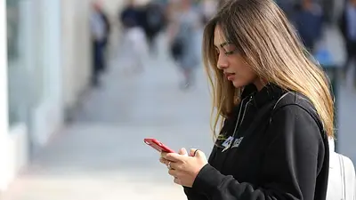 Así funciona la línea *910 para denunciar robo de celulares y bloquearlos Así funciona la línea *910 para denunciar robo de celulares y bloquearlos