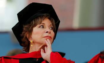 La adaptación televisiva de "La casa de los espíritus" amplía su historia épica | Casa