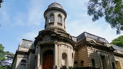 Un palacio francés en Buenos Aires ofrece noches con champagne, música en vivo y cine bajo su cúpula. Un palacio francés en Buenos Aires ofrece noches con champagne, música en vivo y cine bajo su cúpula.