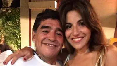 Juicio por Maradona: mostraron un video donde se ve a Diego muerto y Gianinna se largó a llorar Juicio por Maradona: mostraron un video donde se ve a Diego muerto y Gianinna se largó a llorar