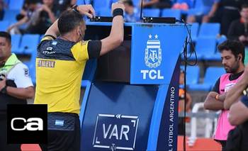 En el fútbol argentino, más de la mitad de los penales son cobrados por el VAR | Fútbol argentino