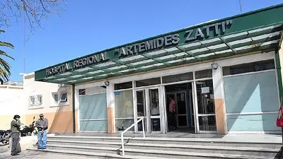 Un adolescente apuñaló a un compañero del colegio en Río Negro y crece la preocupación por la violencia en escuelas: hay tres demorados Un adolescente apuñaló a un compañero del colegio en Río Negro y crece la preocupación por la violencia en escuelas: hay tres demorados
