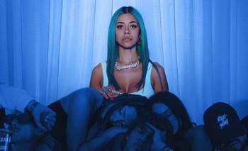 De la pieza de Barrio Pueyrredón a Los Ángeles: Guada Casales y el estreno de "CON ELLA" | Música