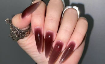 Uñas vampiro 2026: la manicura gótica y elegante que arrasa en redes | Moda