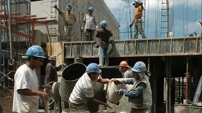Crisis y paralización de obras: advierten una caída del 30% en el sector de la construcción Crisis y paralización de obras: advierten una caída del 30% en el sector de la construcción