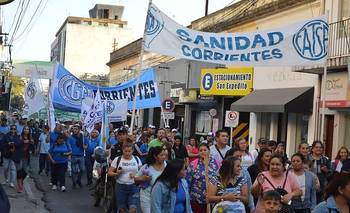 Trabajadores de Salud profundizan los reclamos contra Valdés en una jornada de protesta | Corrientes